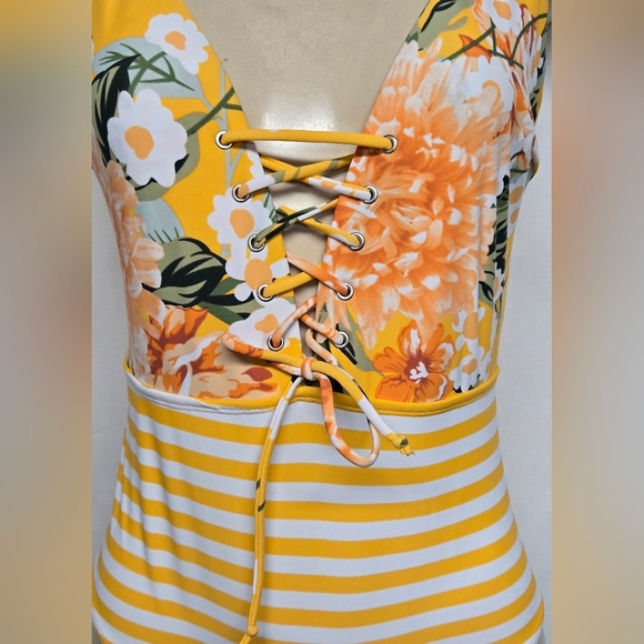 One Piece Bathing Suit Swimsuit Golden Yellow Floral Tie Front And Shoulders L - Picture 2 of 6